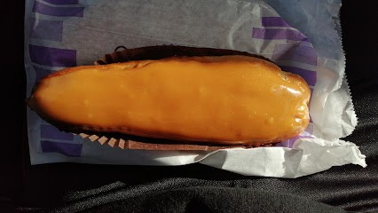 Denis, Pâtisserie à Léoville