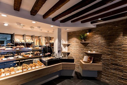 The Red Ribbon, Boulangerie à Provins