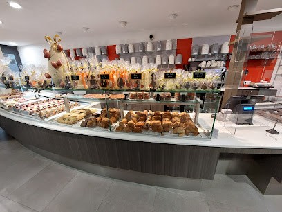 Patisserie d émotion Jérémie Bonnaillie art, Pâtisserie à Saujon