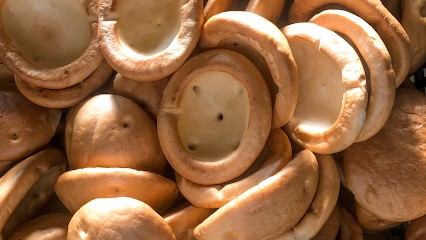 Craquelins Margely, Boulangerie à Plumaudan