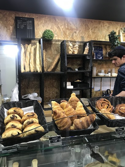 Simon Halavi, Boulangerie à Champigny-sur-Marne