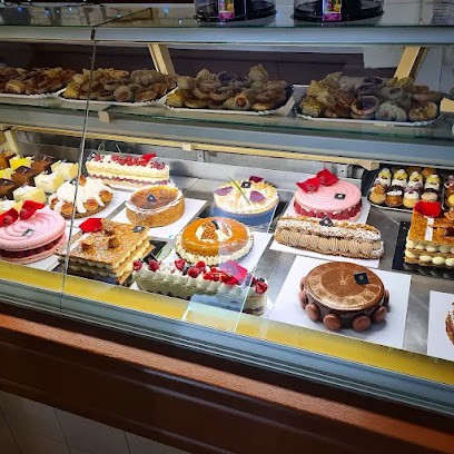 Xs Boulangerie Patisserie Chocolaterie, Boulangerie au Pin