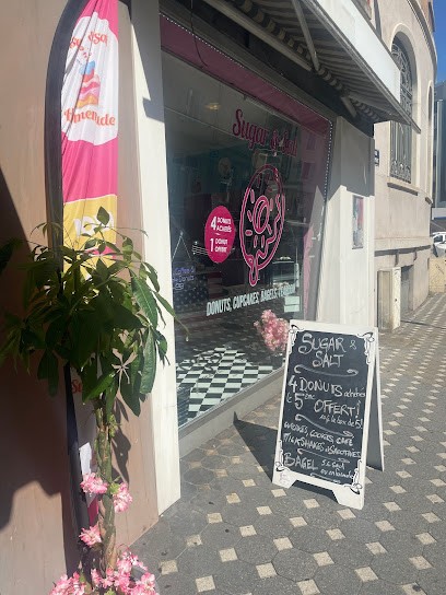 Sugar And Salt Annemasse ( donuts, cupcakes, bubble tea, milkshakes…), Pâtisserie à Annemasse