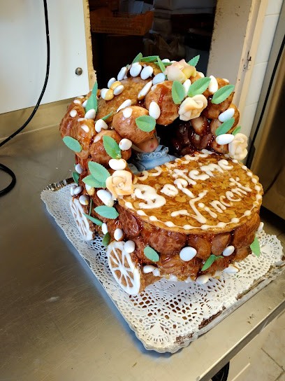 Maison Canches - Boulangerie, Pâtisserie, Épicerie et Relais postal, Boulangerie à Marmanhac