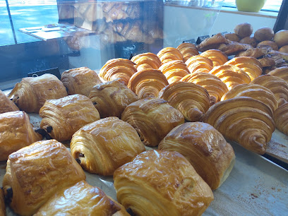 Boulangerie Pâtisserie Snacking Locaux Motiv', Boulangerie à Arnac-la-Poste