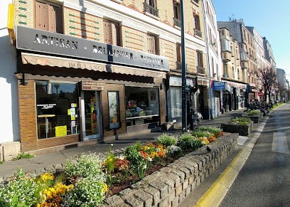 Djurdjura, Boulangerie à Pantin