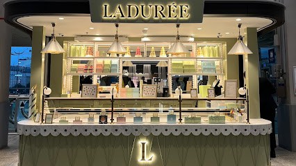 Ladurée, Pâtisserie à Paris 15