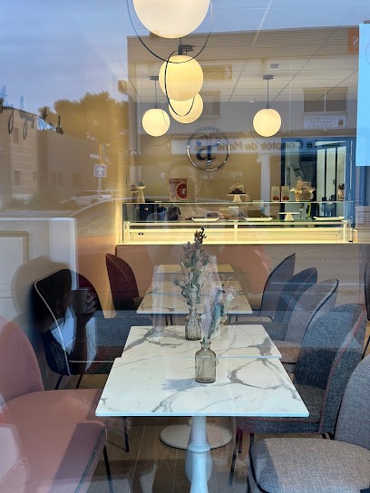 Anissa Pâtisserie, Pâtisserie aux Angles