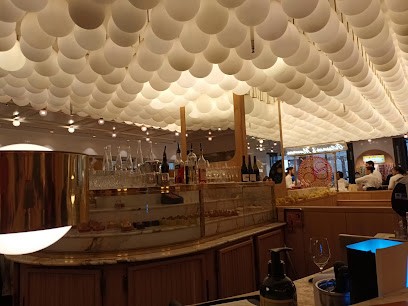 Pierre Hermé, Pâtisserie au Chesnay