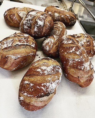 Le Fournil De Flavigny-Sur-Ozerain - Bakery & Shop, Boulangerie à Flavigny-sur-Ozerain