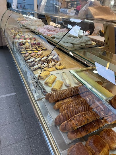 (The Passion), Boulangerie à Villepinte