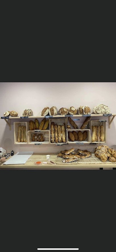 La parade des pains par thomas Fournier, Boulangerie à La Verdière
