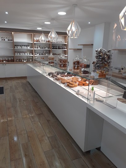 Aux Délices Des Aspres Maître Artisan, Pâtisserie à Thuir