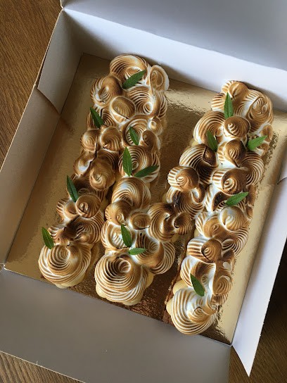 Yvette à bicyclette, Pâtisserie à Longjumeau