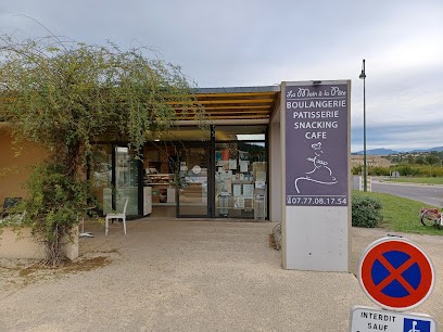 La main à la pâte, Boulangerie à Crestet