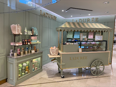 Ladurée Nice Galeries Lafayette, Pâtisserie à Nice