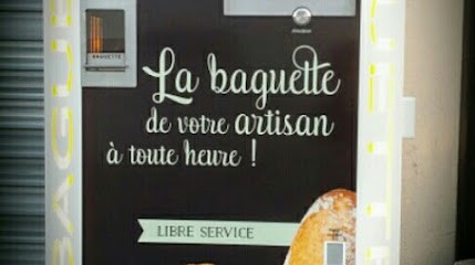 Distributeur De Baguettes De Pain Artisanales, Boulangerie à Mesnard-la-Barotière