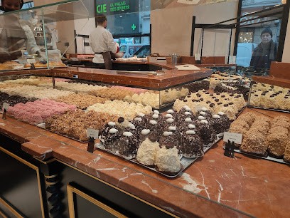Aux Merveilleux De Fred, Pâtisserie à Levallois-Perret