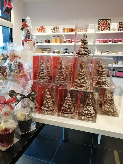 Julien M, Pâtisserie à Saint-Avold