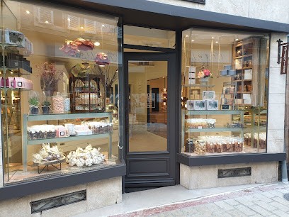 DULOR Pâtissier Chocolatier, Pâtisserie à Tournus