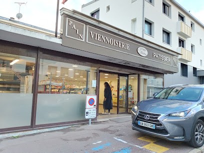 Petrin Abbey, Boulangerie à Saint-Cyr-l'École