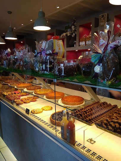 Boulangerie BOS (Alain et Michele - La Maison Des Delices), Boulangerie à Mur-de-Barrez