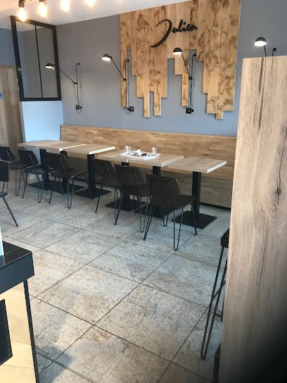 Boulangerie Julien, Boulangerie à Isneauville