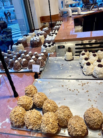 Aux Merveilleux de Fred, Pâtisserie à Enghien-les-Bains