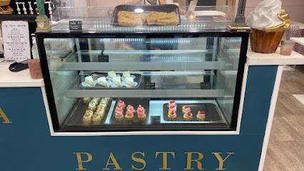 TATA PASTRY, Pâtisserie à Rumilly