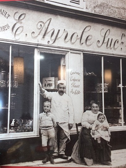 Pâtisserie Chocolaterie Biscuiterie AYROLE JC, Pâtisserie à Châteauneuf-sur-Loire