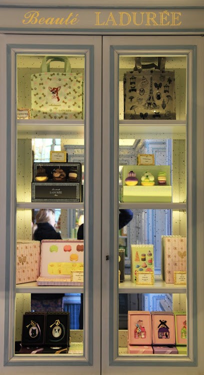Ladurée, Pâtisserie à Versailles