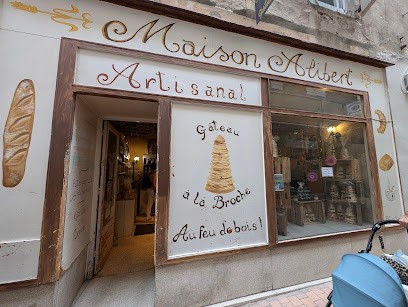 Maison Alibert, le Gâteau à la Broche, Pâtisserie à Millau